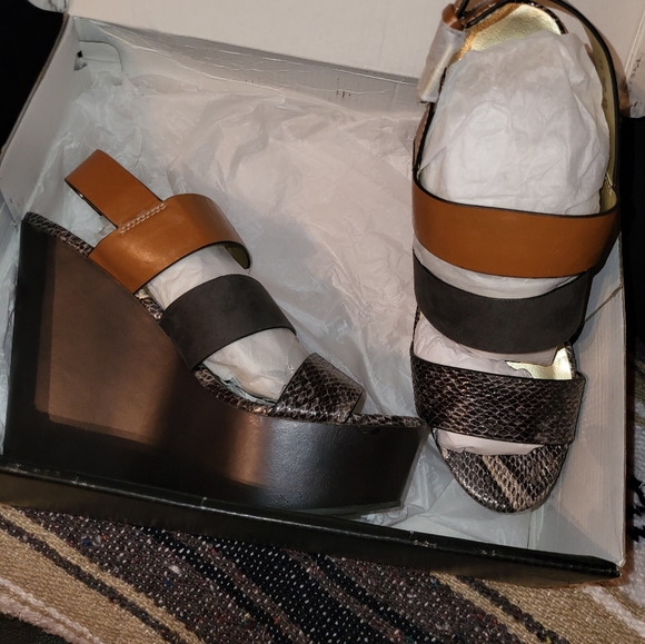 Tri-color snake print wedge sandals (Brand New) - Picture 10 of 12
